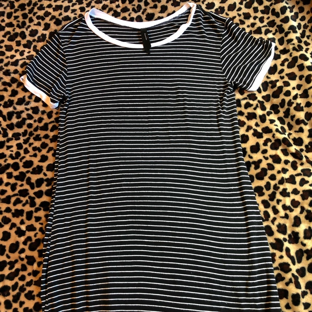 Very comfy T shirt dress only worn a few times